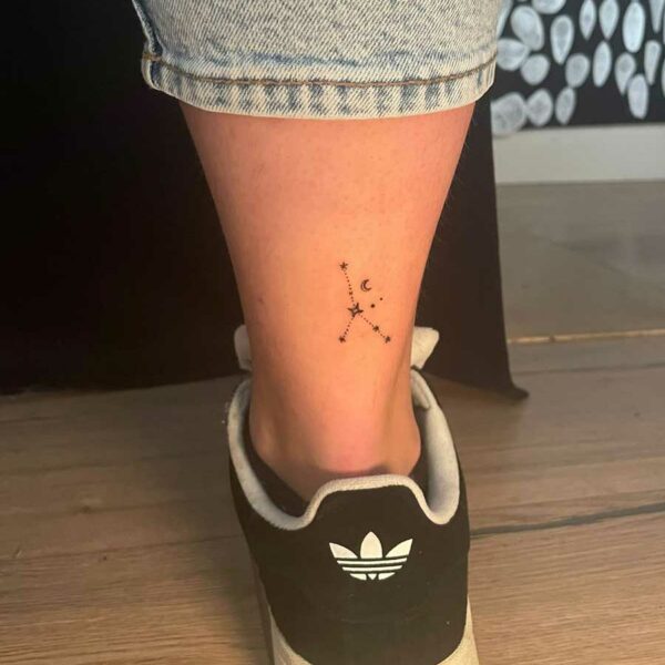 constellation_tatouage_cheville_flash