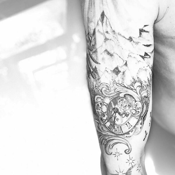 montagne_horloge_tatouage