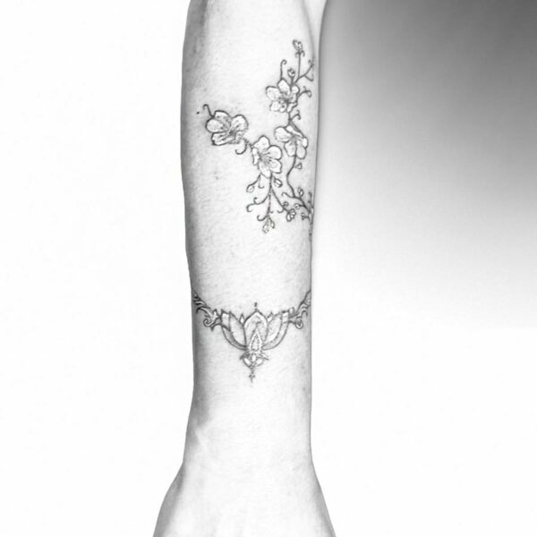 petit_tatouage_floral_bracelet