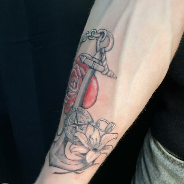 tatouage_ancre_lys_boussole