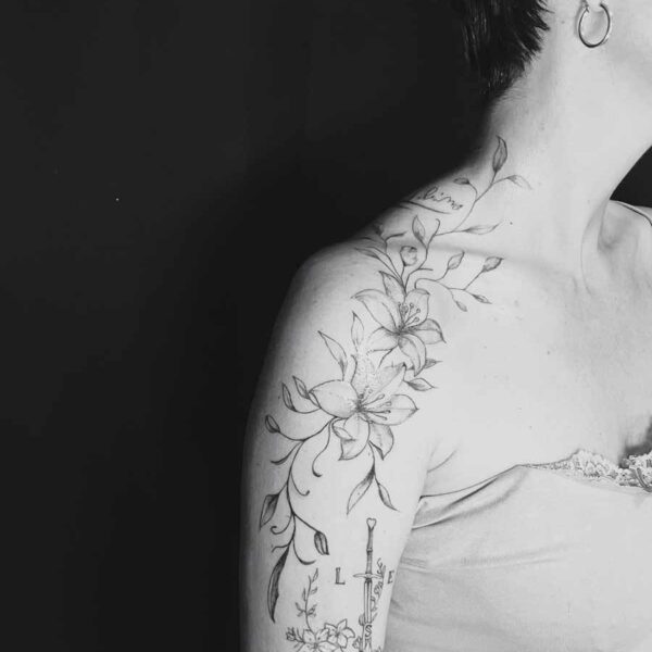 tatouage_bras_floral_mouvement
