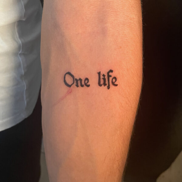 tatouage_lettrage_mantra