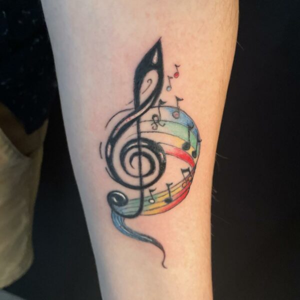 tattoo_cle_sol_multicolore_passion_musique
